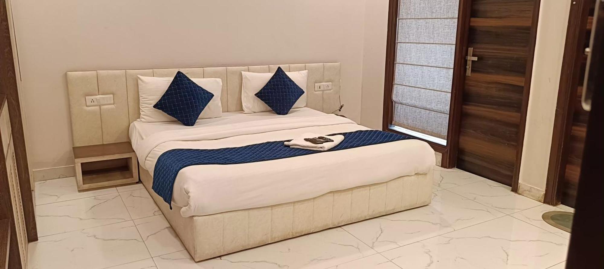 Limewood Stay - Fortis Hospital Gurgaon Buitenkant foto