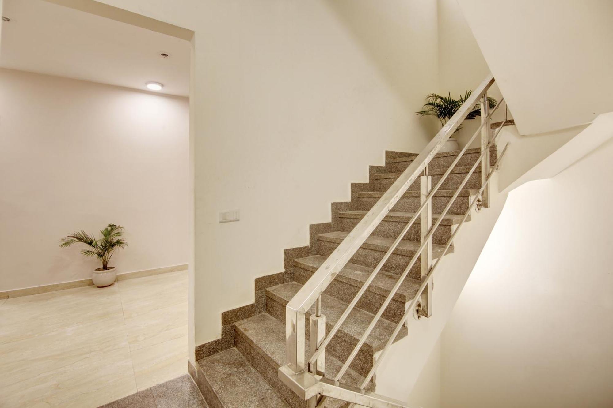 Limewood Stay - Fortis Hospital Gurgaon Buitenkant foto