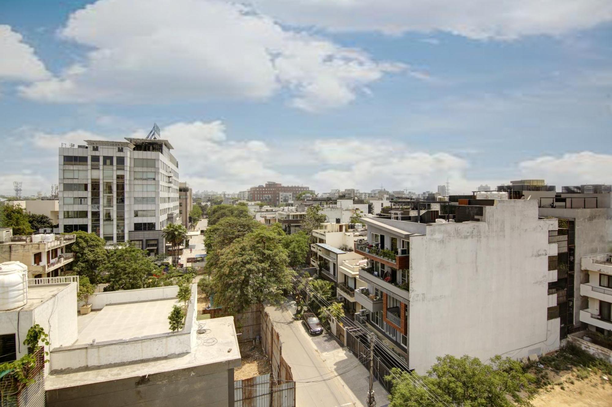 Limewood Stay - Fortis Hospital & Huda City Centre Gurgaon Buitenkant foto