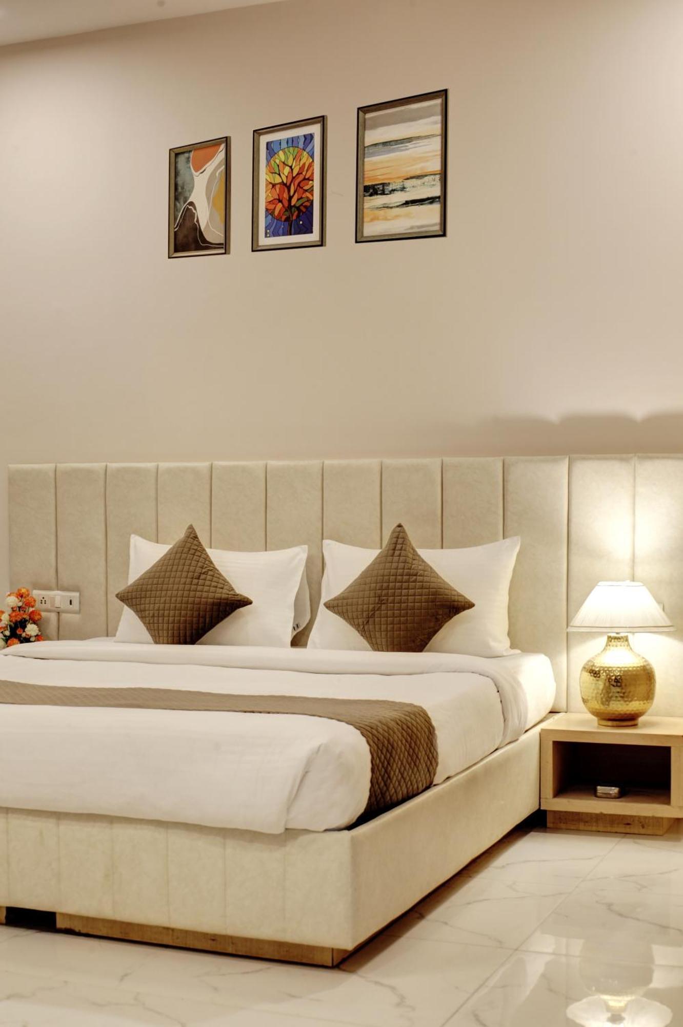 Limewood Stay - Fortis Hospital Gurgaon Buitenkant foto
