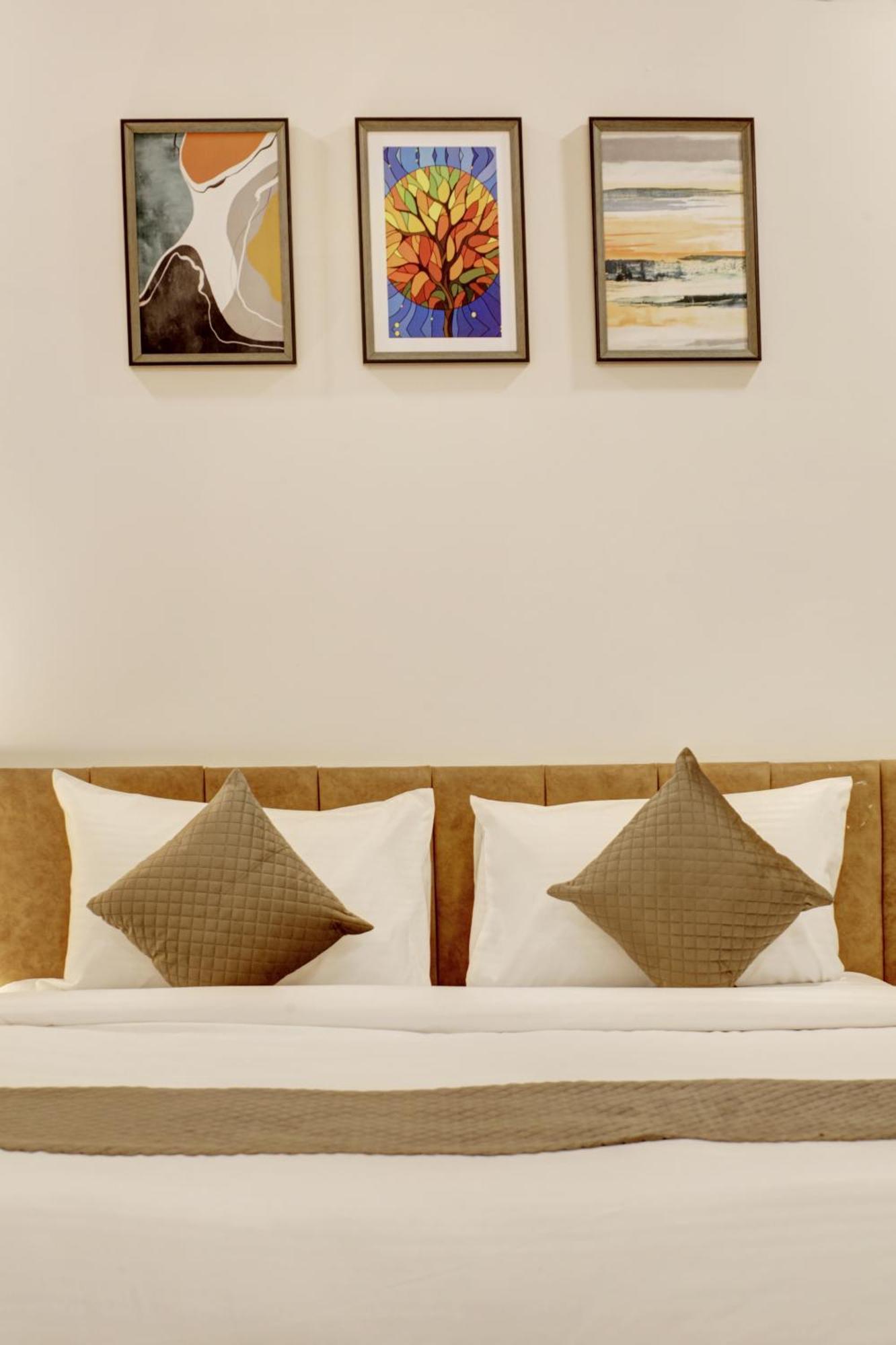 Limewood Stay - Fortis Hospital & Huda City Centre Gurgaon Buitenkant foto