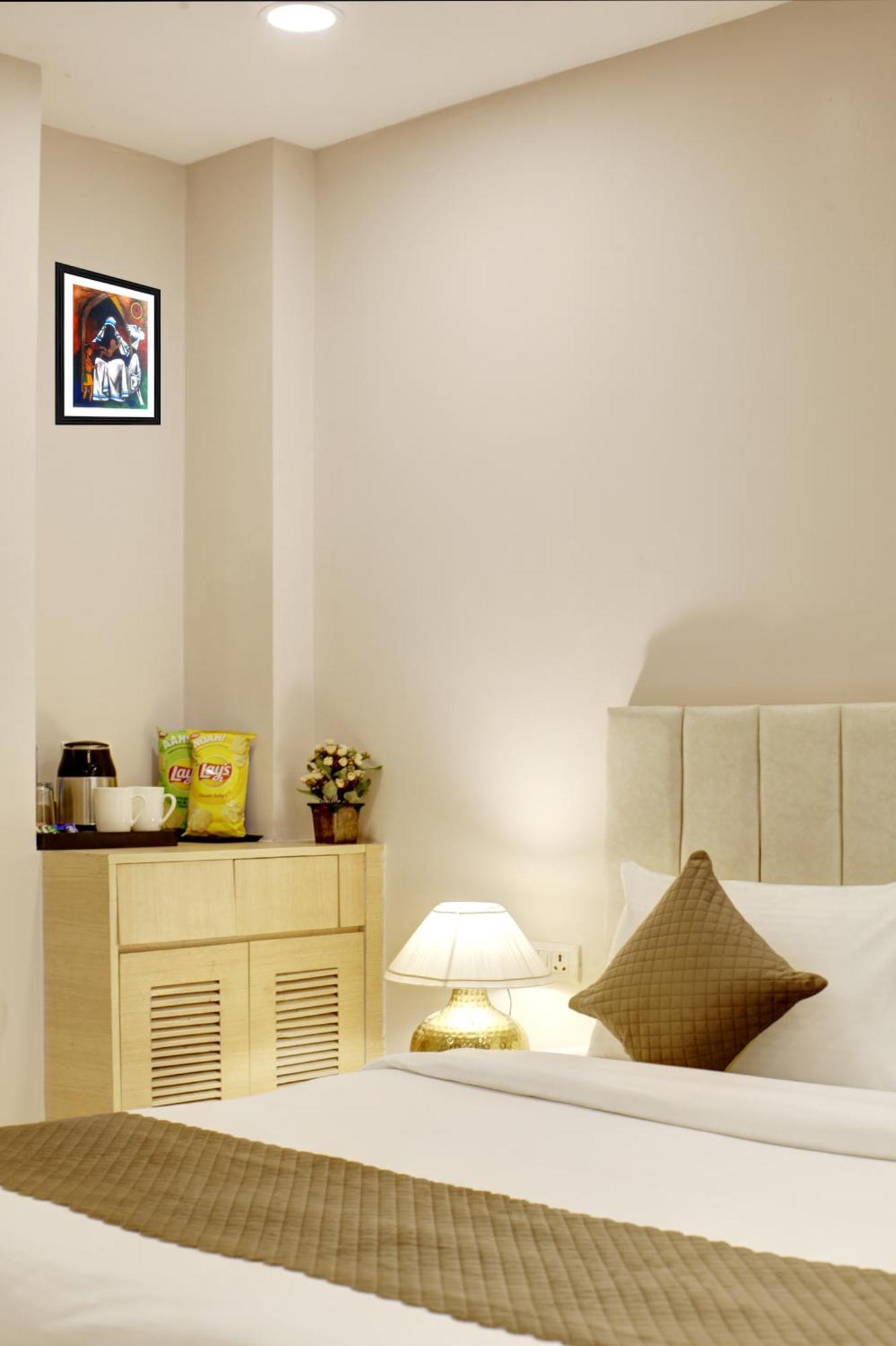 Limewood Stay - Fortis Hospital & Huda City Centre Gurgaon Buitenkant foto